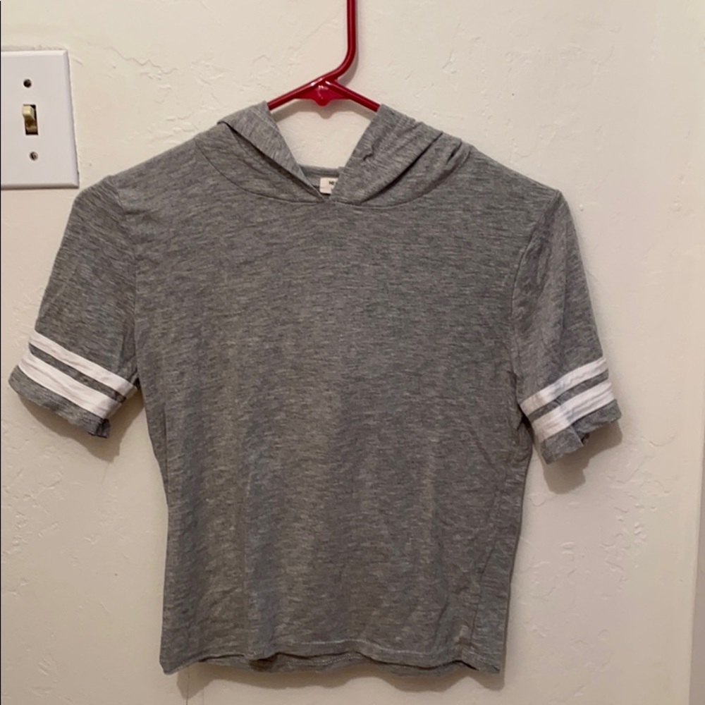 Short sleeve cropped hoodie. Size M.